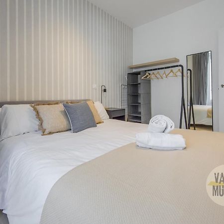 Spacious New Apartment Para 7 En La Plaza De Tirso De Molina Madrid Ngoại thất bức ảnh